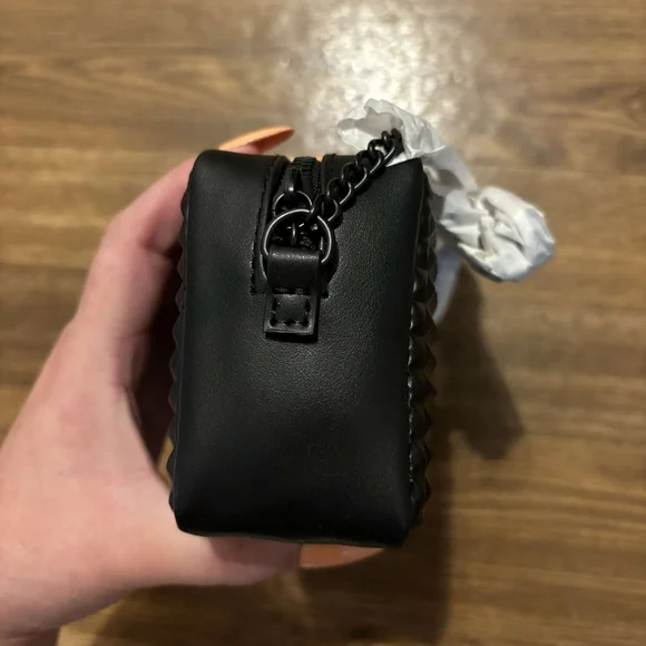 ✨NEW!✨ VALENTINO BLACK PHONE PURSE HANDLER - Picture 11 of 17